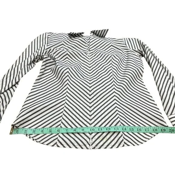 Jones New York Signature Women’s Black & White Striped Zip-Up Shirt Long Sleeve - Picture 10 of 13